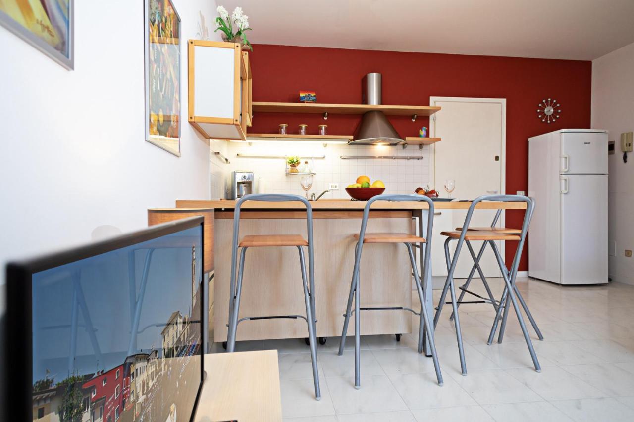 Apartment Ortensia - Regarda Travel Lazise Buitenkant foto
